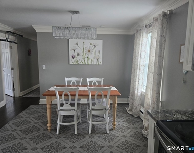 4 Ascolese Road - Photo Thumbnail 5