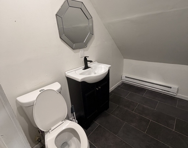 10 Rowe Street - Photo Thumbnail 2