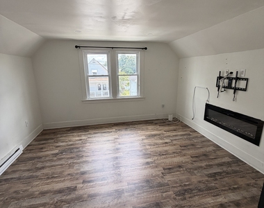 10 Rowe Street - Photo Thumbnail 1