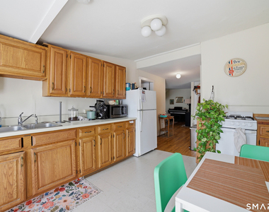 382 Whitney Avenue - Photo Thumbnail 10