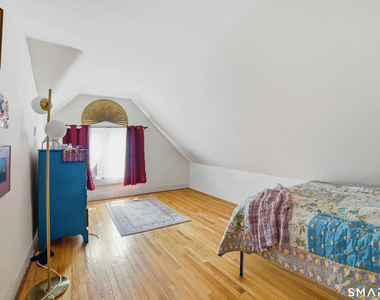 382 Whitney Avenue - Photo Thumbnail 6