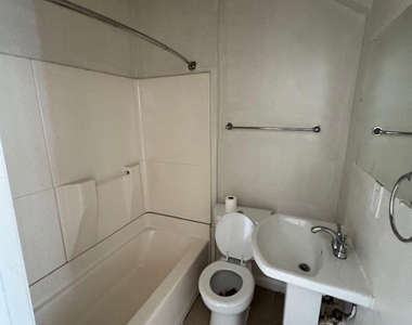 1873 Stratford Avenue - Photo Thumbnail 3