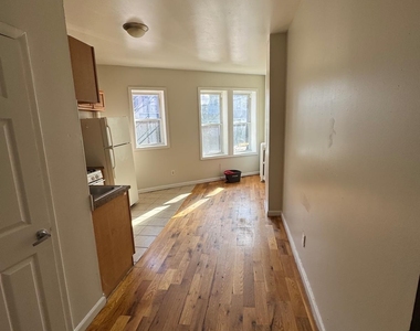 1873 Stratford Avenue - Photo Thumbnail 1