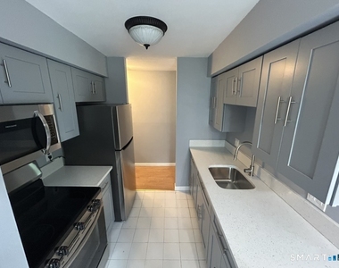 5 Woodside Avenue - Photo Thumbnail 3