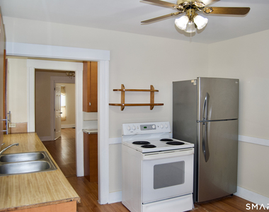 37 Putnam Street - Photo Thumbnail 4