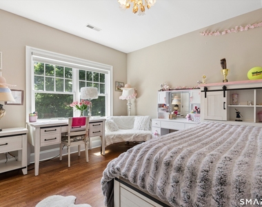 87 Kings Highway - Photo Thumbnail 36