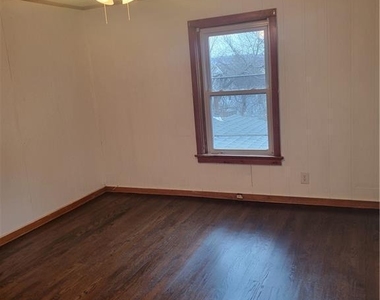 21 Rockwood Avenue - Photo Thumbnail 4