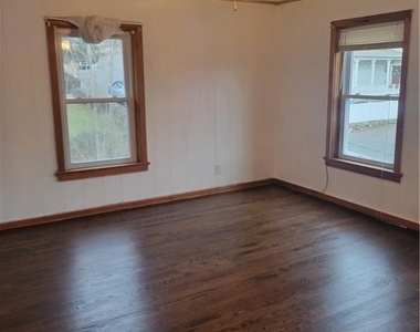 21 Rockwood Avenue - Photo Thumbnail 5