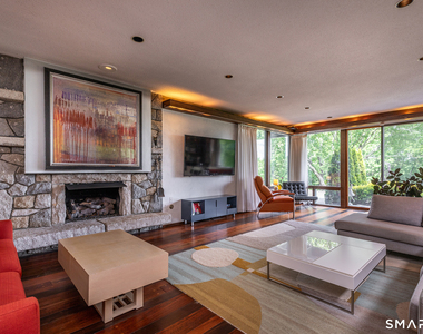 250 Westledge Drive - Photo Thumbnail 5