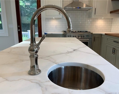 4 Morgan Avenue - Photo Thumbnail 10