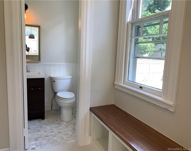 4 Morgan Avenue - Photo Thumbnail 12