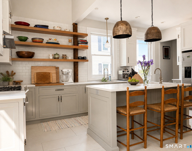 4 Morgan Avenue - Photo Thumbnail 5
