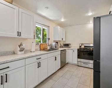 6581 Rosemoor Street - Photo Thumbnail 7