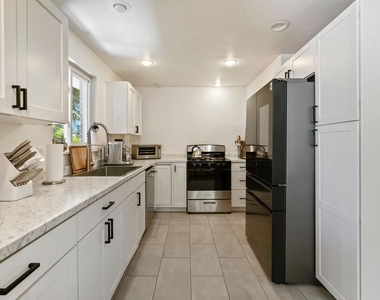 6581 Rosemoor Street - Photo Thumbnail 8