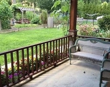320 N Lakeside Dr - Photo Thumbnail 16