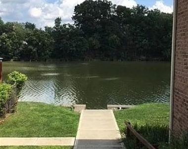 320 N Lakeside Dr - Photo Thumbnail 23