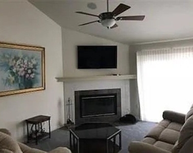 320 N Lakeside Dr - Photo Thumbnail 18