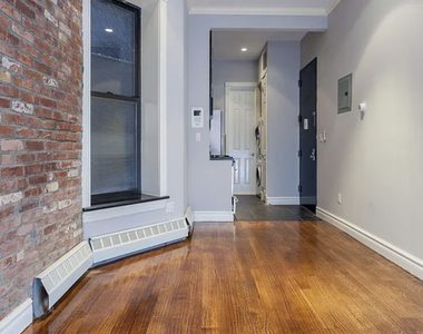 East 28th Street & 3rd Avenue - Photo Thumbnail 2