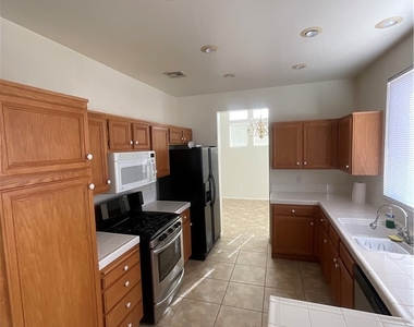 1505 Cimarron Crest Street - Photo Thumbnail 5