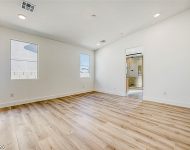 1041 Soaring Sage Avenue - Photo Thumbnail 13