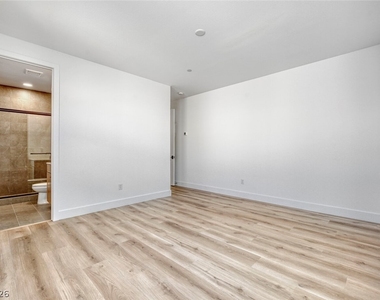 1041 Soaring Sage Avenue - Photo Thumbnail 19