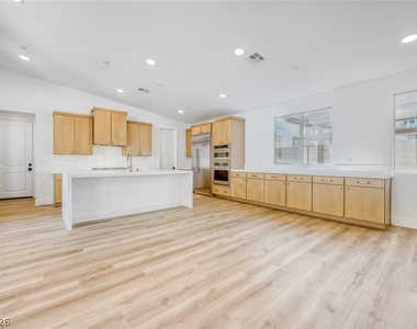 1041 Soaring Sage Avenue - Photo Thumbnail 10