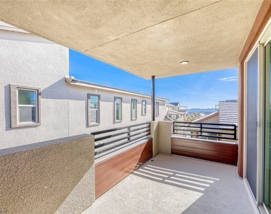 1041 Soaring Sage Avenue - Photo Thumbnail 16