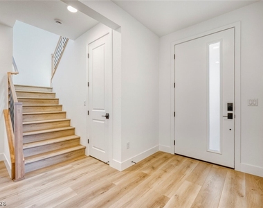 1041 Soaring Sage Avenue - Photo Thumbnail 4