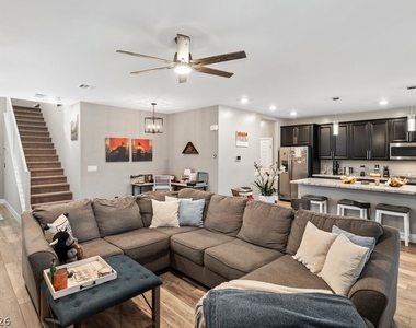 7036 Denio Island Street - Photo Thumbnail 6