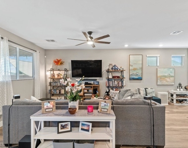 7036 Denio Island Street - Photo Thumbnail 8
