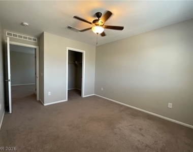 18 Pivot Avenue - Photo Thumbnail 4