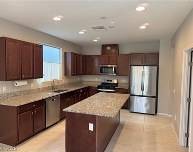 18 Pivot Avenue - Photo Thumbnail 14