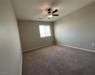 18 Pivot Avenue - Photo Thumbnail 5
