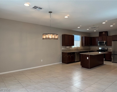 18 Pivot Avenue - Photo Thumbnail 15