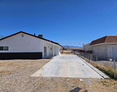 1083 E Calvada Boulevard - Photo Thumbnail 23