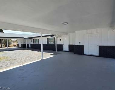 1083 E Calvada Boulevard - Photo Thumbnail 3