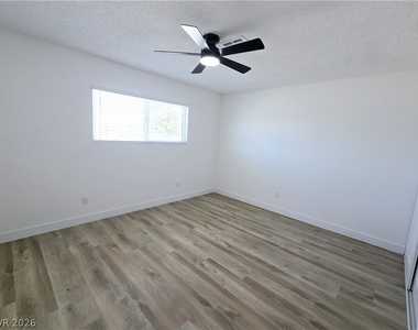 1083 E Calvada Boulevard - Photo Thumbnail 20