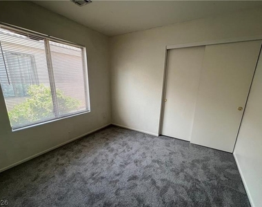 9584 Bandera Creek Avenue - Photo Thumbnail 5
