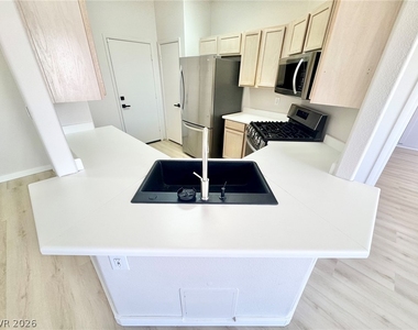 7340 Ridge Star Court - Photo Thumbnail 2