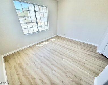 7340 Ridge Star Court - Photo Thumbnail 12