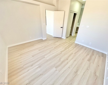 7340 Ridge Star Court - Photo Thumbnail 18