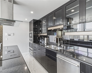 3111 Bel Air Drive - Photo Thumbnail 6