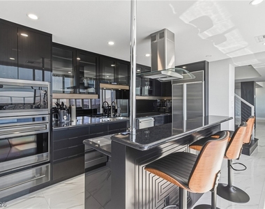 3111 Bel Air Drive - Photo Thumbnail 4