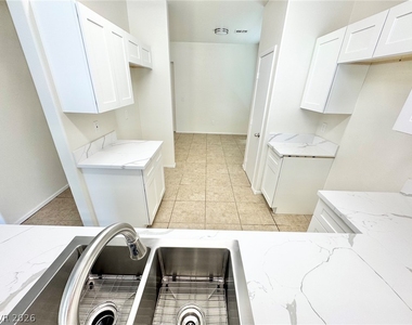 8745 Tomnitz Avenue - Photo Thumbnail 3