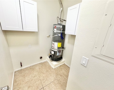 8745 Tomnitz Avenue - Photo Thumbnail 5
