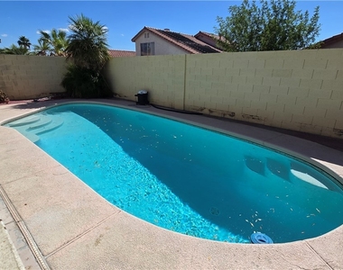 4724 Cosley Drive - Photo Thumbnail 14