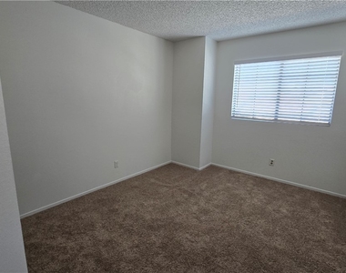 4724 Cosley Drive - Photo Thumbnail 21
