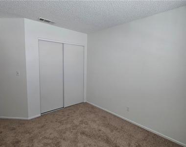 4724 Cosley Drive - Photo Thumbnail 22