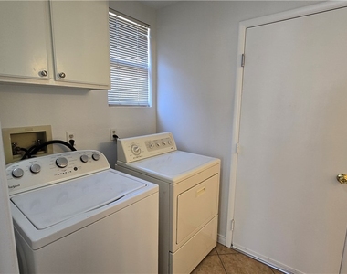 4724 Cosley Drive - Photo Thumbnail 11