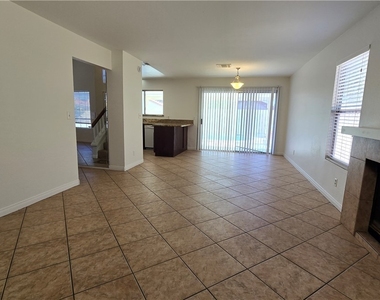 4724 Cosley Drive - Photo Thumbnail 13